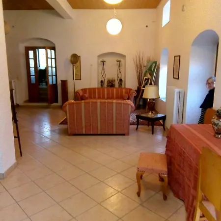 Isida's Traditional Stone House With Inside Yard *