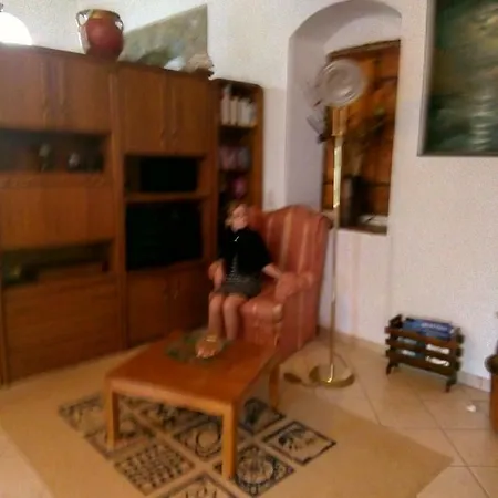Isida's Traditional Stone House With Inside Yard